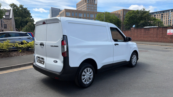 Ford Transit Courier Diesel 1.5 EcoBlue Trend Van - Image 10